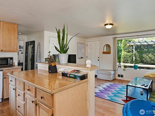 15002 4th Avenue S, Burien WA 98148