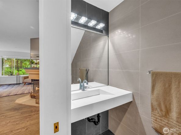 2300 Jefferson Avenue NE B105, Renton WA 98056