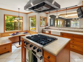 235 10th Avenue W, Kirkland WA 98033