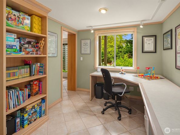 235 10th Avenue W, Kirkland WA 98033