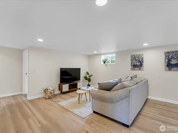 7528 S Lakeridge Dr, Seattle WA 98178