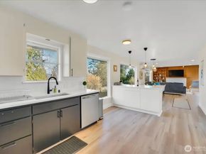 7528 S Lakeridge Dr, Seattle WA 98178