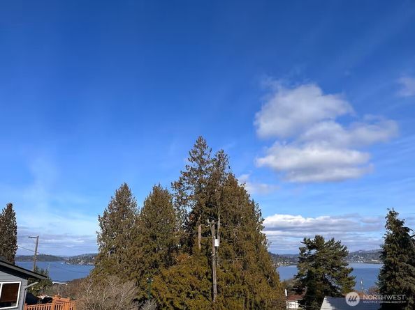 7528 S Lakeridge Dr, Seattle WA 98178