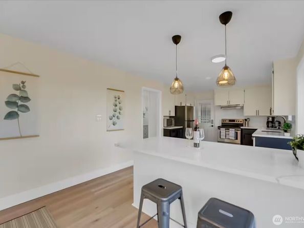 7528 S Lakeridge Dr, Seattle WA 98178