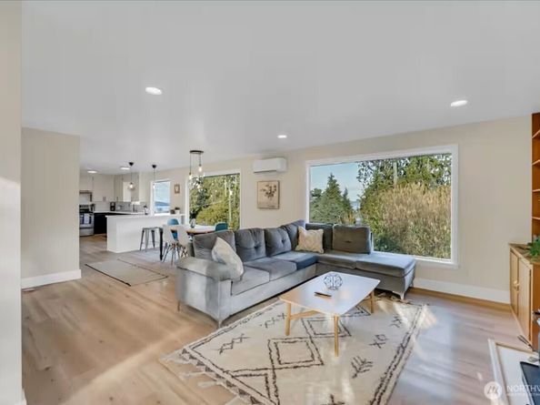 7528 S Lakeridge Dr, Seattle WA 98178