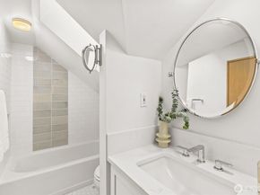 2553 5th Avenue N, Seattle WA 98109