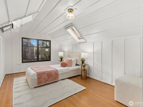 2553 5th Avenue N, Seattle WA 98109