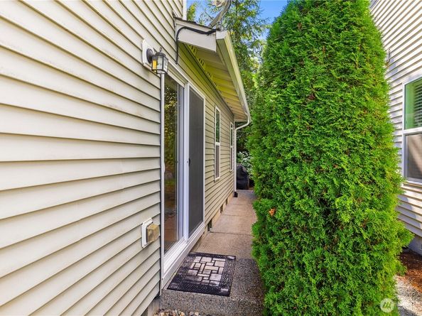 24129 NE 112th Lane 151, Redmond WA 98053