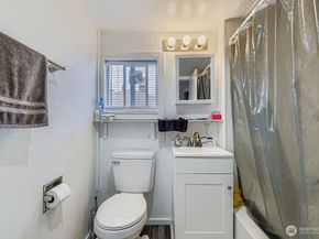 2414 S 121st Place, Seattle WA 98168