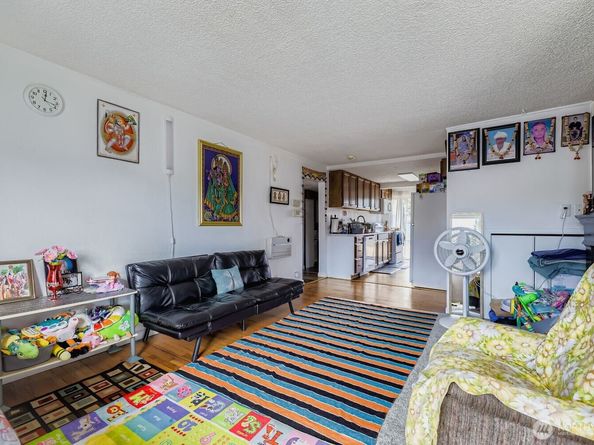 2414 S 121st Place, Seattle WA 98168