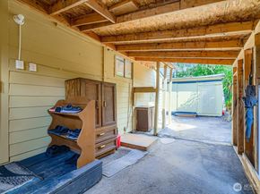 2414 S 121st Place, Seattle WA 98168