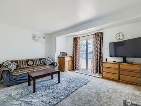 2414 S 121st Place, Seattle WA 98168
