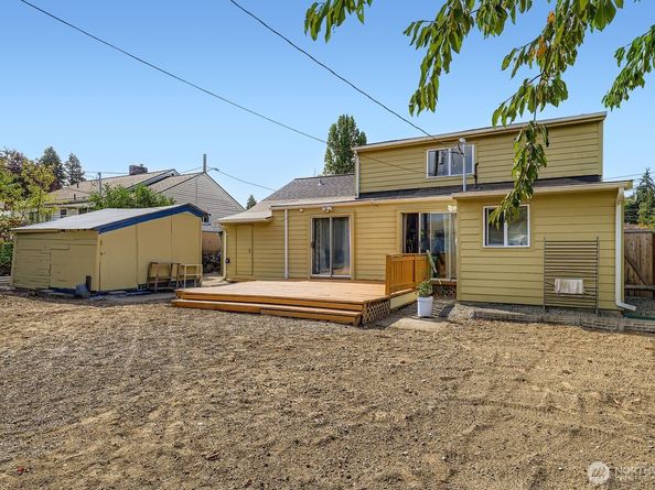 2414 S 121st Place, Seattle WA 98168