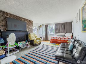 2414 S 121st Place, Seattle WA 98168