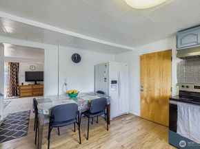 2414 S 121st Place, Seattle WA 98168