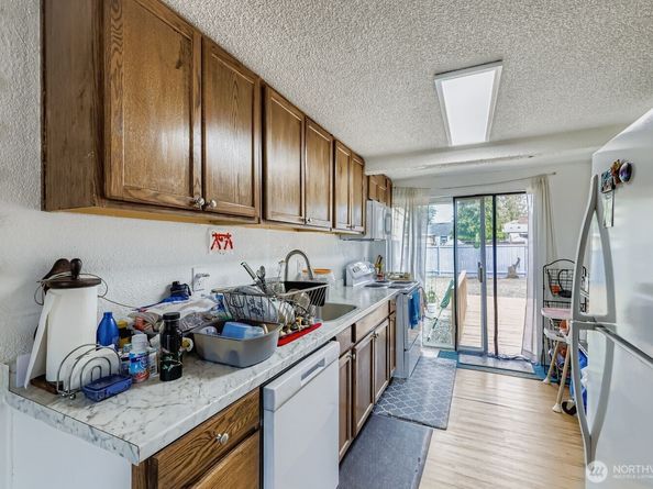 2414 S 121st Place, Seattle WA 98168