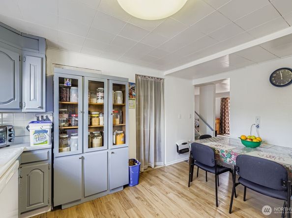 2414 S 121st Place, Seattle WA 98168