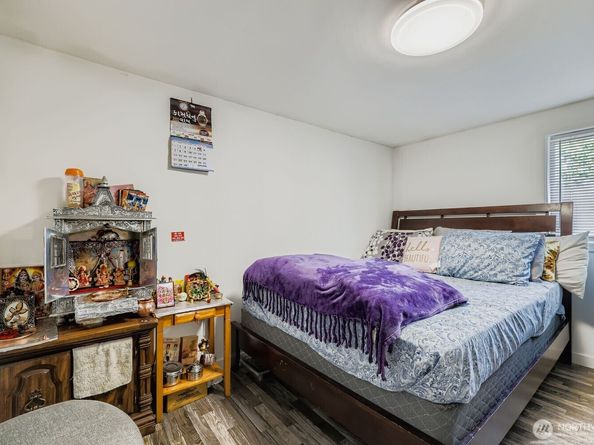 2414 S 121st Place, Seattle WA 98168