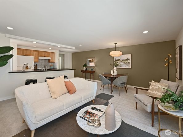 3710 25th Place W 405, Seattle WA 98199