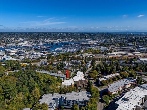 3710 25th Place W 405, Seattle WA 98199