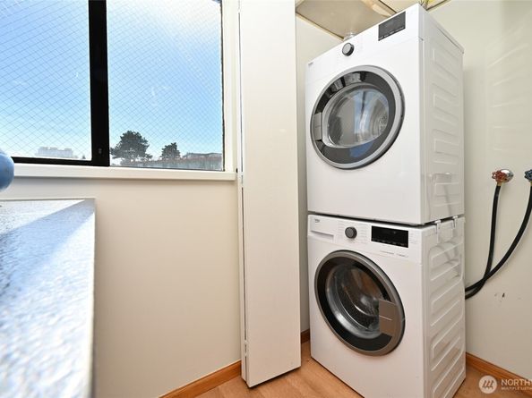 3710 25th Place W 405, Seattle WA 98199