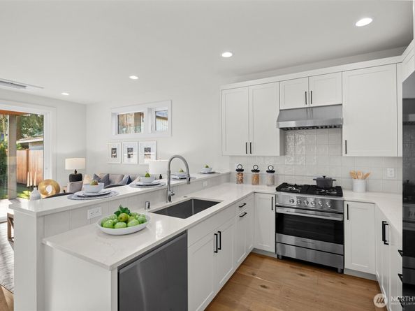 13015 NE 113th Street, Kirkland WA 98033