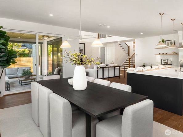 208 106th Avenue SE, Bellevue WA 98004