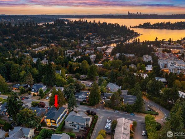 208 106th Avenue SE, Bellevue WA 98004