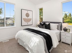 208 106th Avenue SE, Bellevue WA 98004
