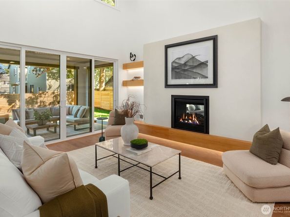 208 106th Avenue SE, Bellevue WA 98004