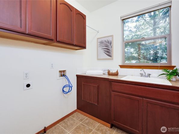 2496 NE Ariel Court, Poulsbo WA 98370