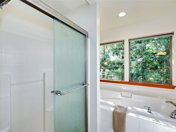 2496 NE Ariel Court, Poulsbo WA 98370