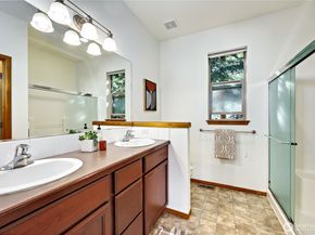 2496 NE Ariel Court, Poulsbo WA 98370