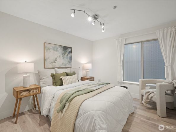 1550 Eastlake Avenue E 105, Seattle WA 98102
