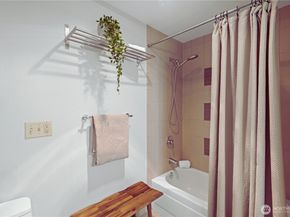 1550 Eastlake Avenue E 105, Seattle WA 98102
