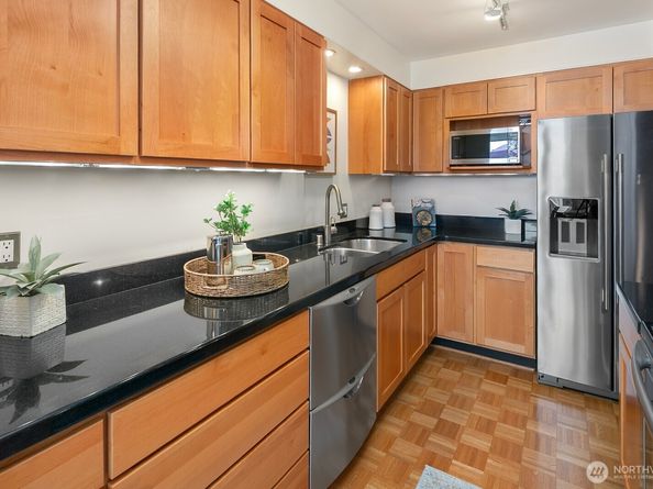 2100 3rd Avenue 1702, Seattle WA 98121