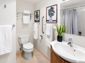 2100 3rd Avenue 1702, Seattle WA 98121