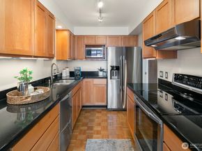 2100 3rd Avenue 1702, Seattle WA 98121