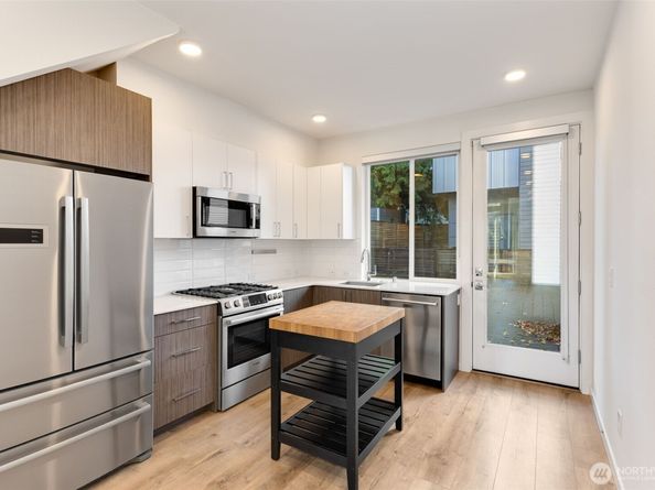 2444 NW 64th Street C, Seattle WA 98107