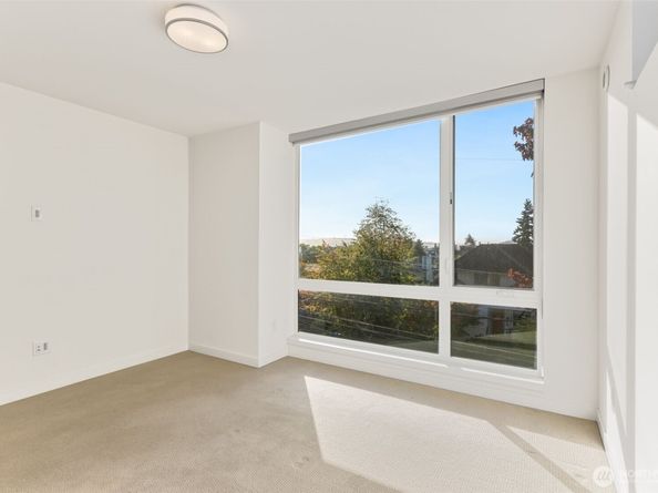 2444 NW 64th Street C, Seattle WA 98107