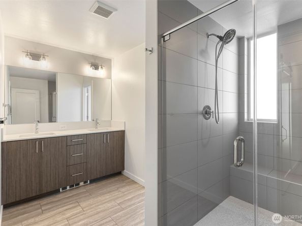 2444 NW 64th Street C, Seattle WA 98107