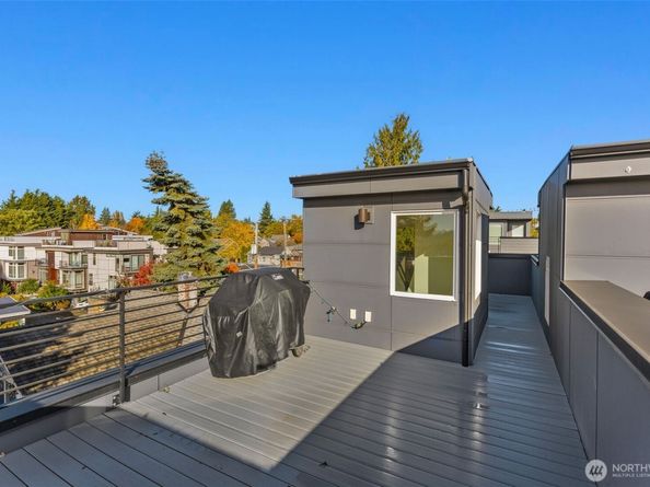 2444 NW 64th Street C, Seattle WA 98107