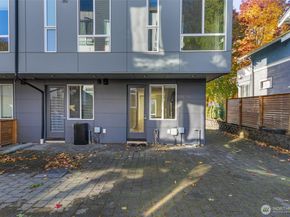 2444 NW 64th Street C, Seattle WA 98107