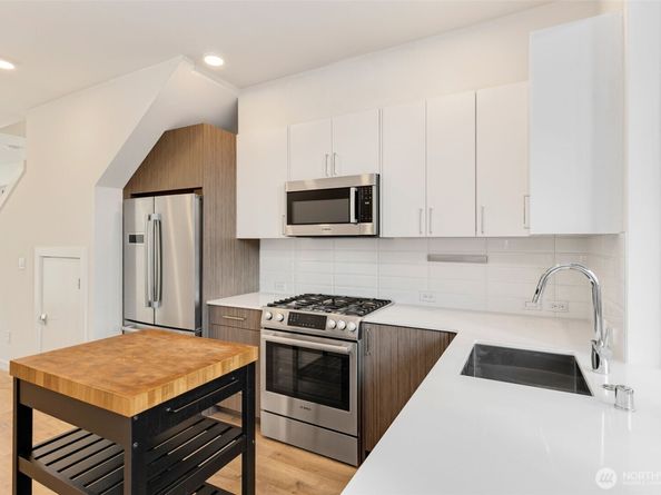 2444 NW 64th Street C, Seattle WA 98107