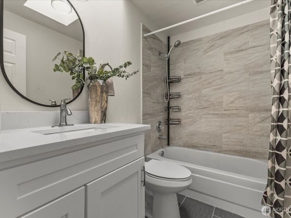 1027 SW 352nd Street, Federal Way WA 98023