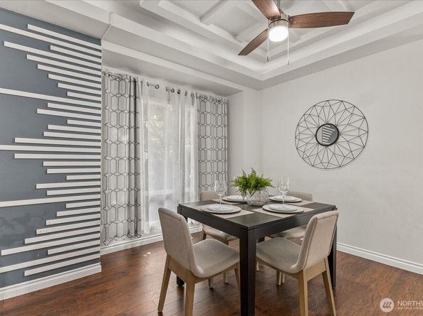 1027 SW 352nd Street, Federal Way WA 98023