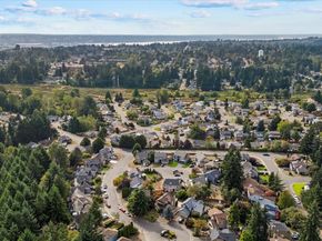 1027 SW 352nd Street, Federal Way WA 98023