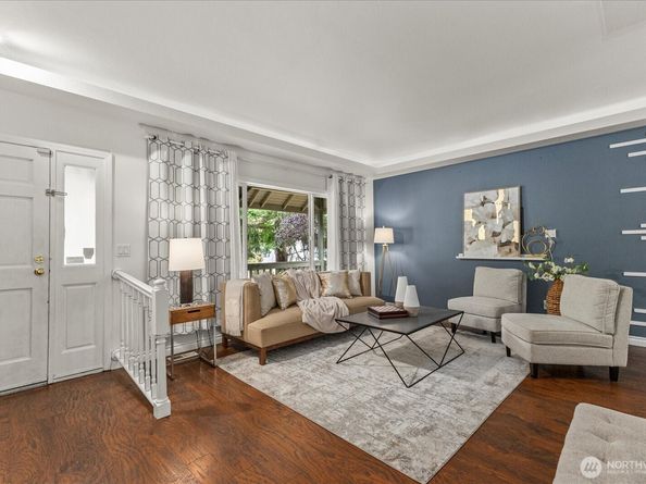 1027 SW 352nd Street, Federal Way WA 98023