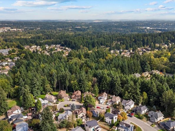 1027 SW 352nd Street, Federal Way WA 98023