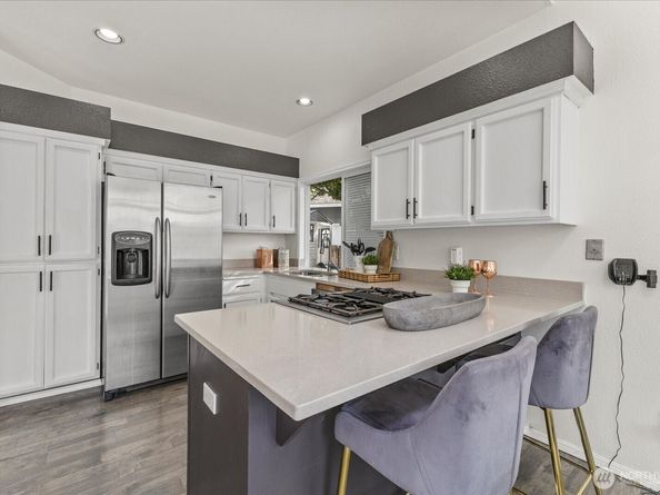 1027 SW 352nd Street, Federal Way WA 98023